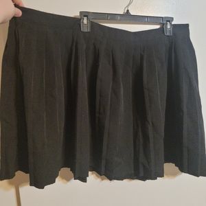 Black pleated skirt